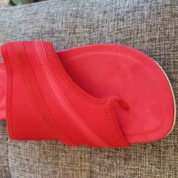 Easy Spirit Lola Flat Sandals in Red Size 9W - Picture 4 of 8